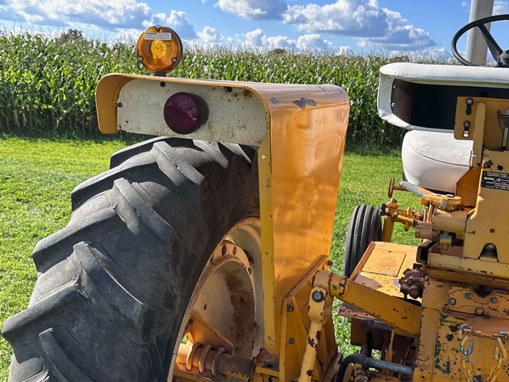 minneapolis-moline-g550-image-31