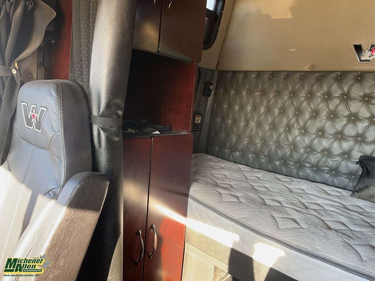 2016-western-star-4900-image-15