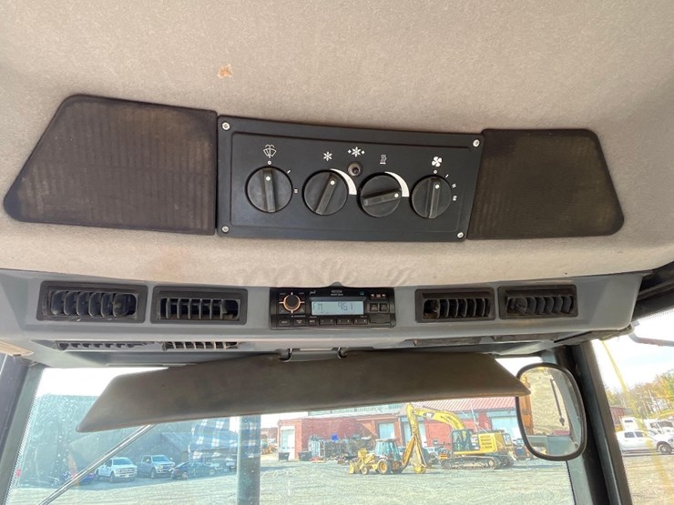 case-ih-5140-image-15