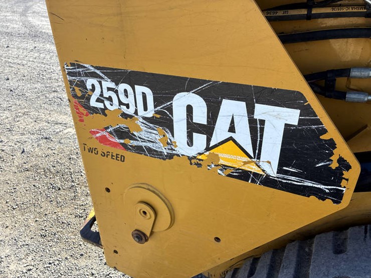 2018-caterpillar-259d-image-10