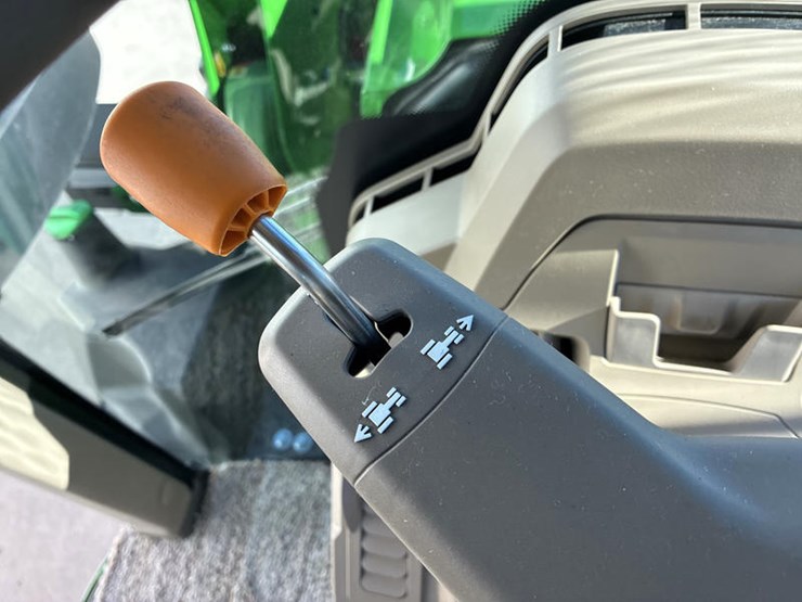 2023-john-deere-6175m-image-78