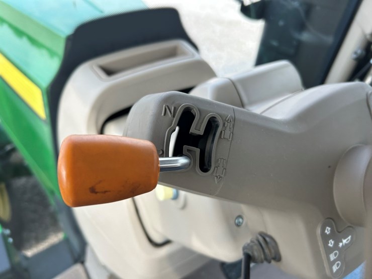 2014-john-deere-8270r-image-50