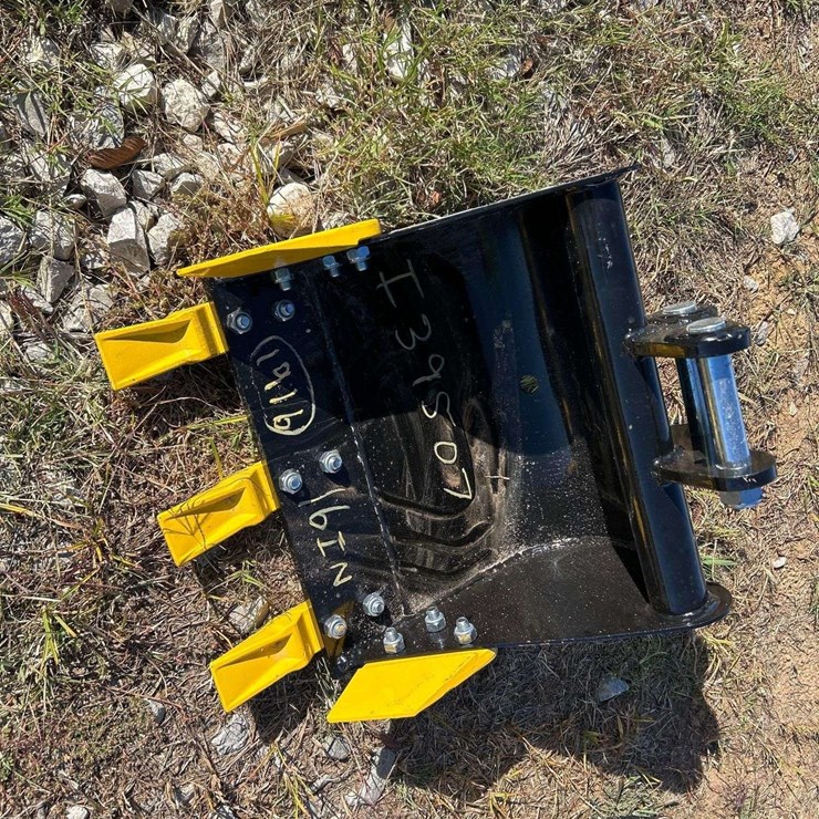 2025 IRANCH 16in Excavator Bucket