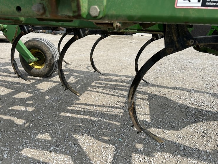 2002-john-deere-2400-image-19