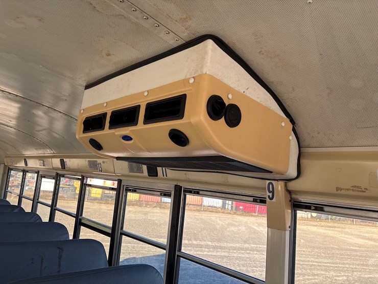 #24383-•-2009-international-bus-image-11