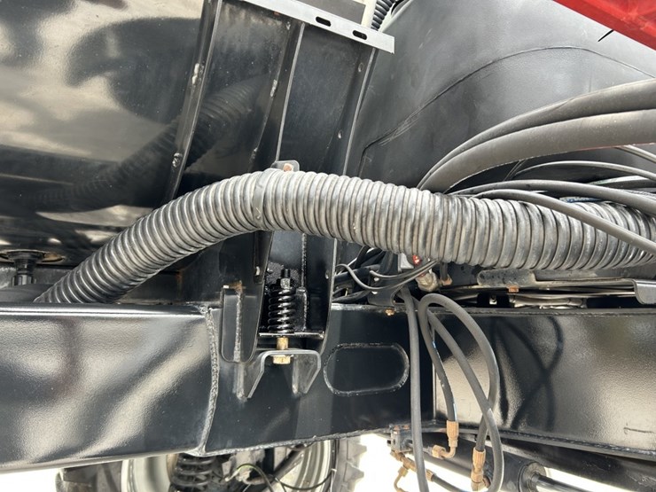 2014-case-ih-3200b-image-86