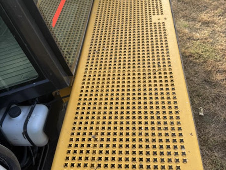 caterpillar-20-image-41