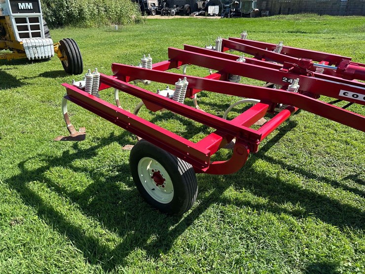 cockshutt-model-247-ripper-image-11