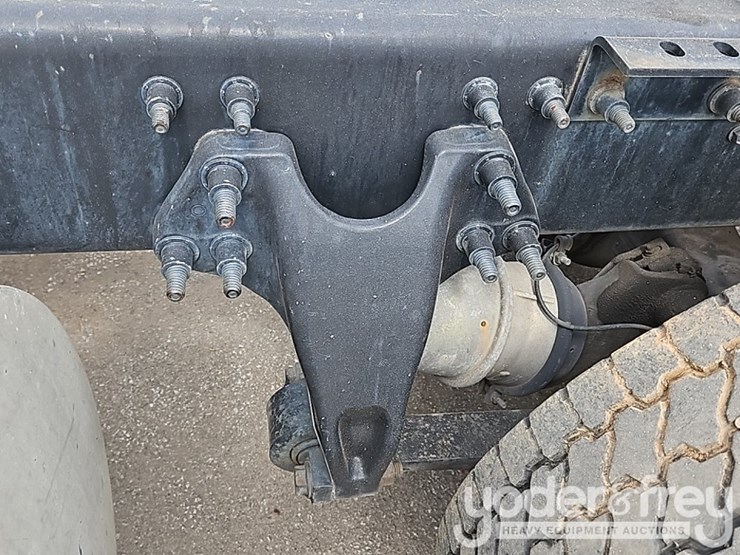 2017-international-8600-image-22