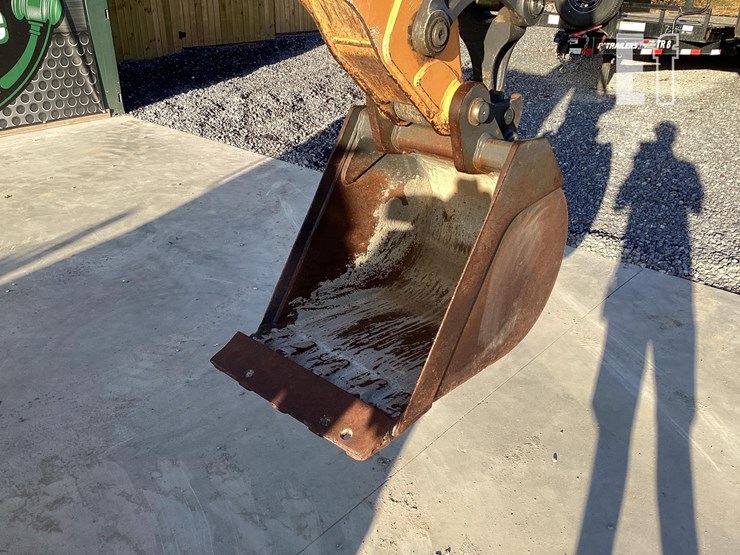 2023-case-580sn-image-12