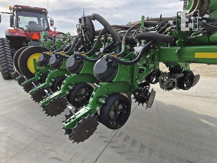 john-deere-1775-image-16