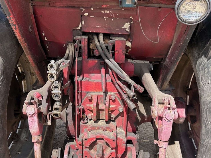 farmall-1066-hydro-image-17