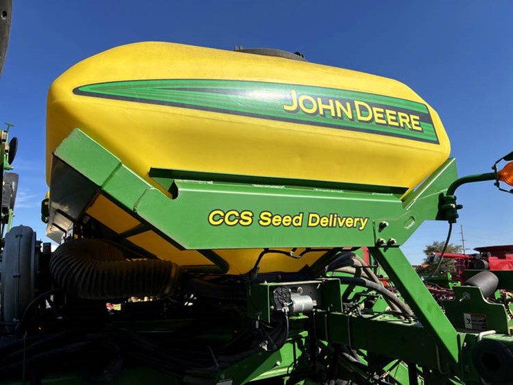 2011-john-deere-1790-image-27