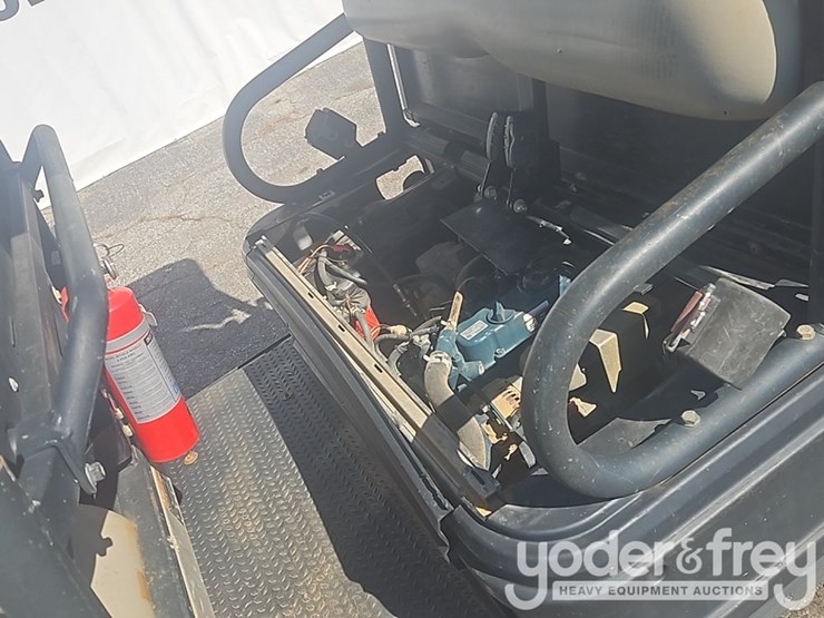 2021-club-car-carryall-1700-image-17