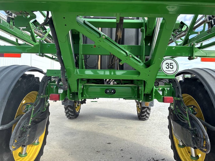 2014-john-deere-r4038-image-35