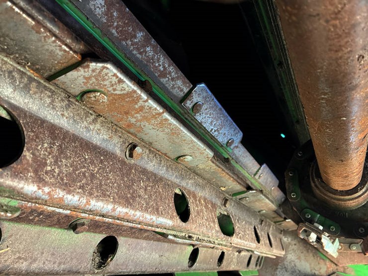 2010-john-deere-2010-image-36