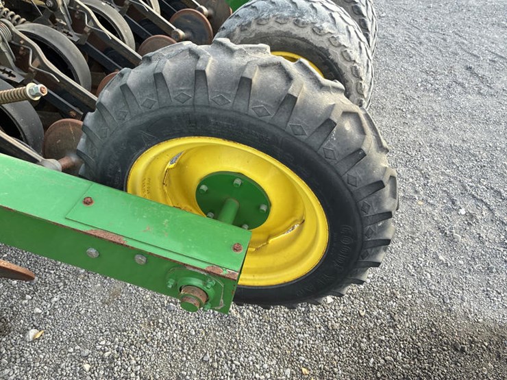 2009-john-deere-1590-image-22