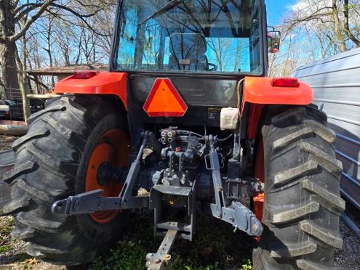 2012-kubota-m108s-image-4