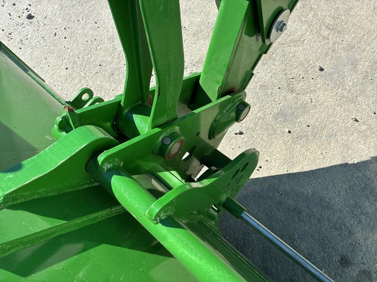 2023-john-deere-6175m-image-16