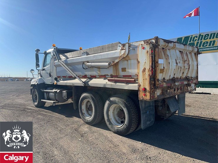 2016-freightliner-114sd-image-3