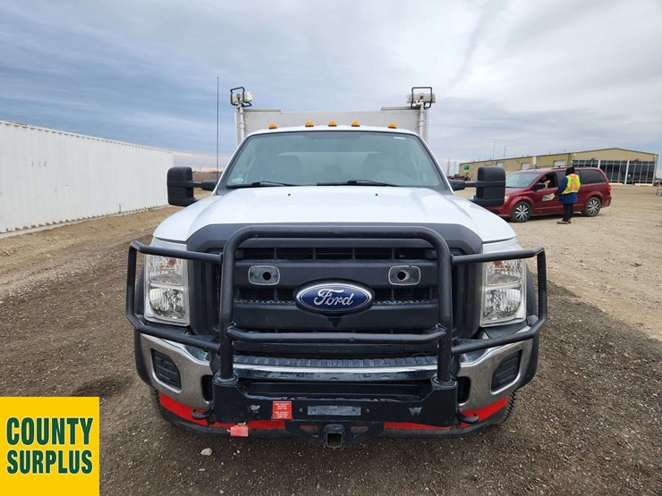 2011-ford-f550-image-18