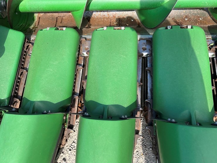 2021-john-deere-c18f-image-33