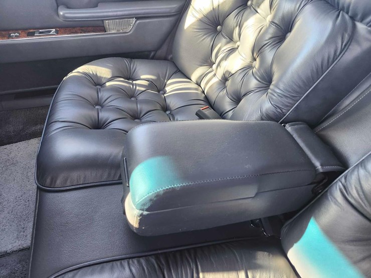 1990-chrysler-new-yorker-fifth-avenue-image-41