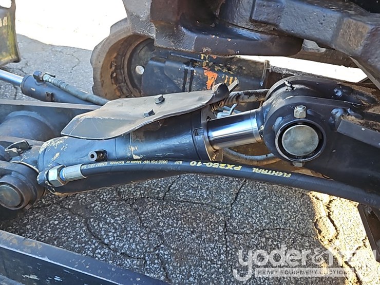 2016-kubota-kx057-4-image-37