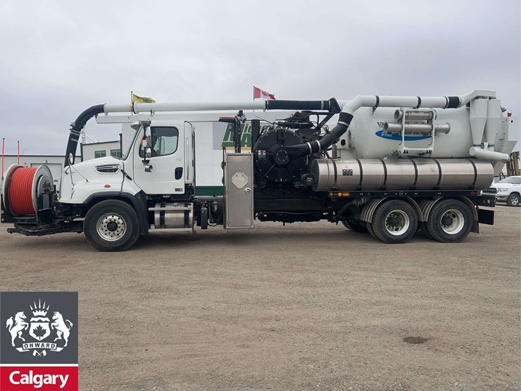 2015-freightliner-114sd-image-2