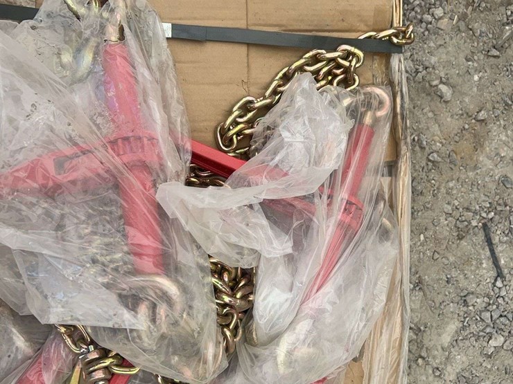 (8)-3/8”-x-20’-grade-70-transport-chains-with-ratchet-binders-image-4