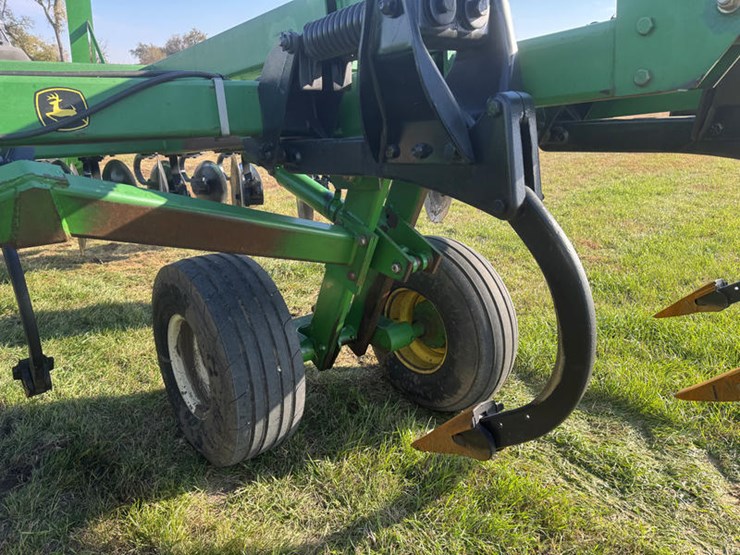 john-deere-2700-image-21