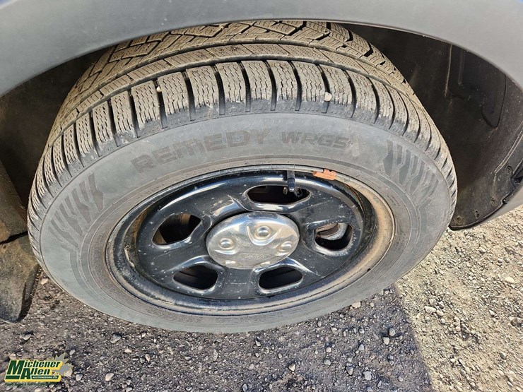 2017-ford-explorer-image-31