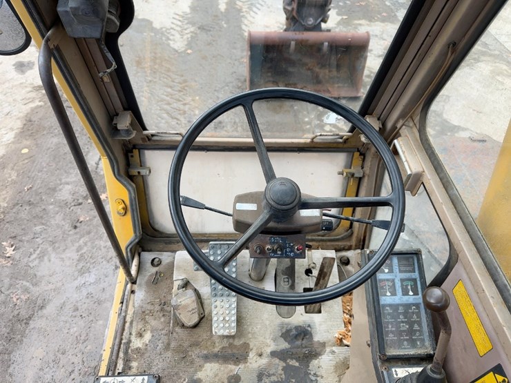 1988-deere-595-image-28