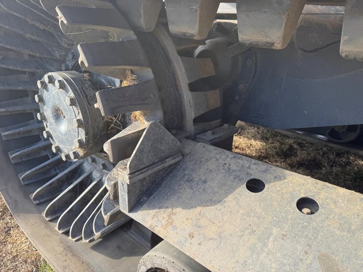 caterpillar-20-image-28