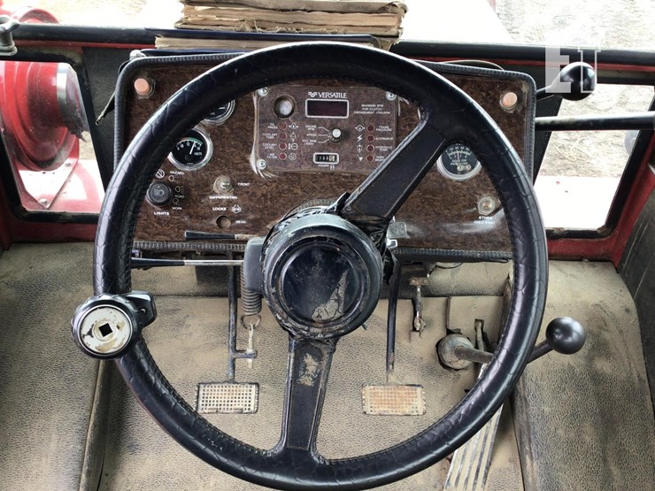 1983-versatile-835-image-13