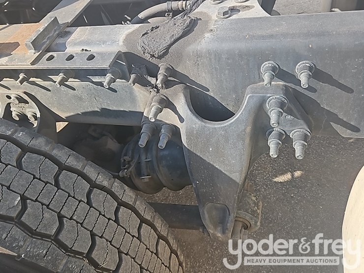 2017-international-8600-image-25