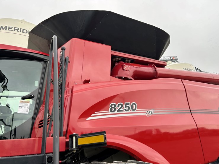 2019-case-ih-8250-image-25