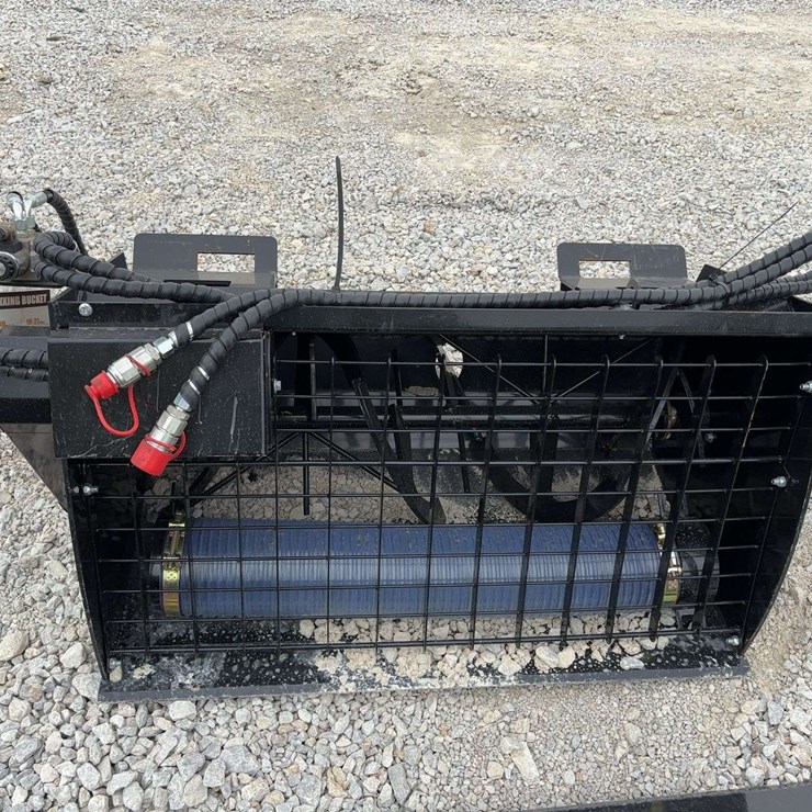 GIYI Hydraulic Skid Steer Mixing Bucket