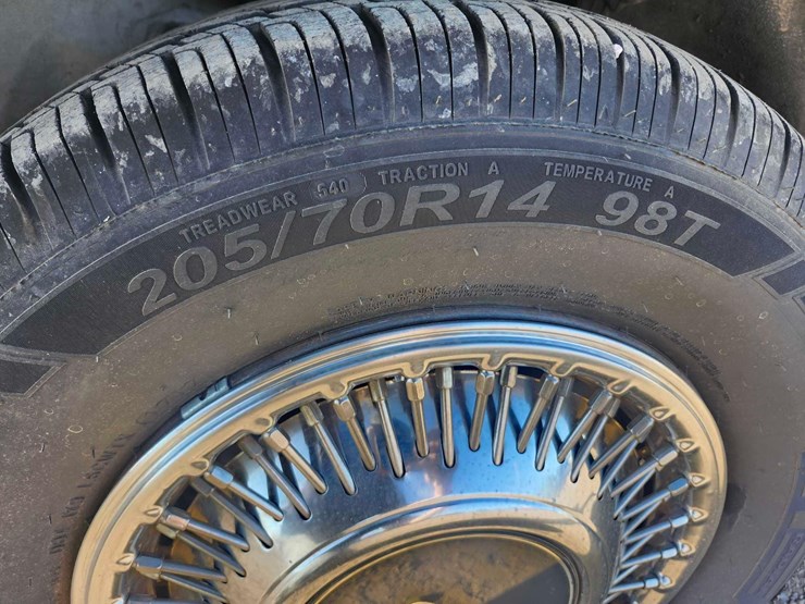 1990-chrysler-new-yorker-fifth-avenue-image-52