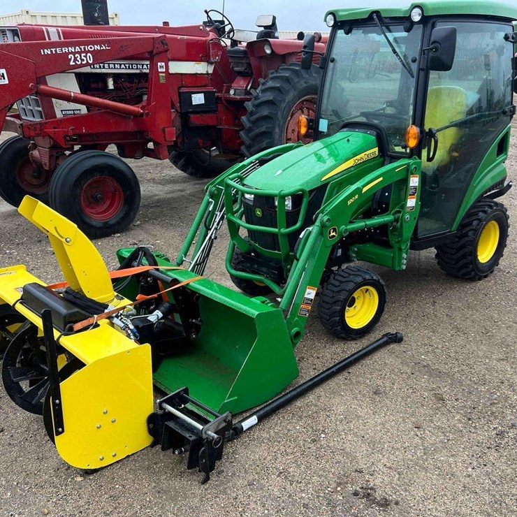 JOHN DEERE 1025R