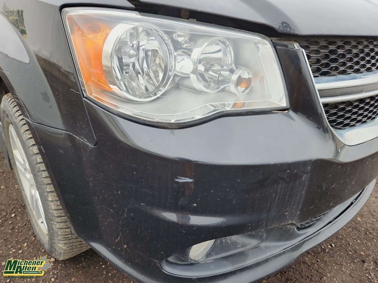 2016-dodge-grand-caravan-crew-image-34