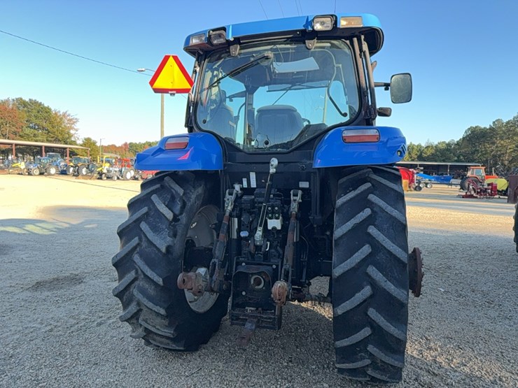 new-holland-t6070-image-6