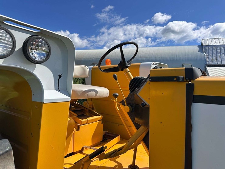 minneapolis-moline-g1355-image-38