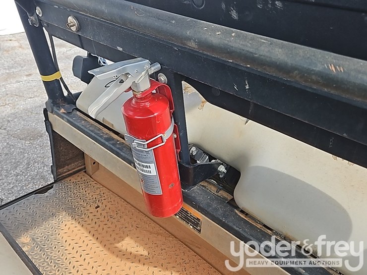 2020-club-car-carryall-1700-image-18