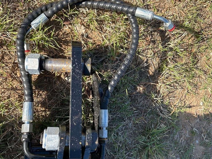 2025-hydraulic-thumb-image-2