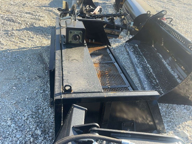 skid-steer-vibrating-screening-bucket-image-5