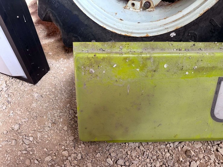 white-machinery-bubble-panel-image-4