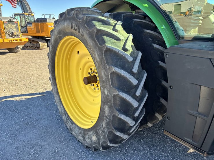 2015-john-deere-8295r-image-34