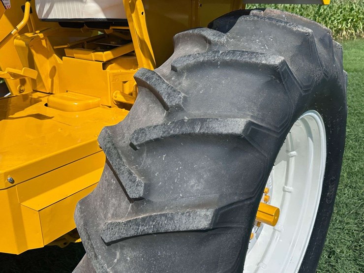 minneapolis-moline-g850-image-22