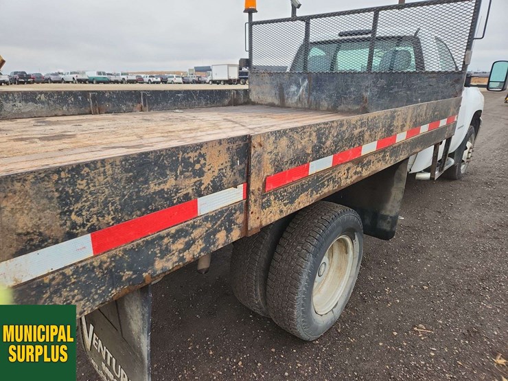 2013-chevrolet-silverado-3500hd-image-37